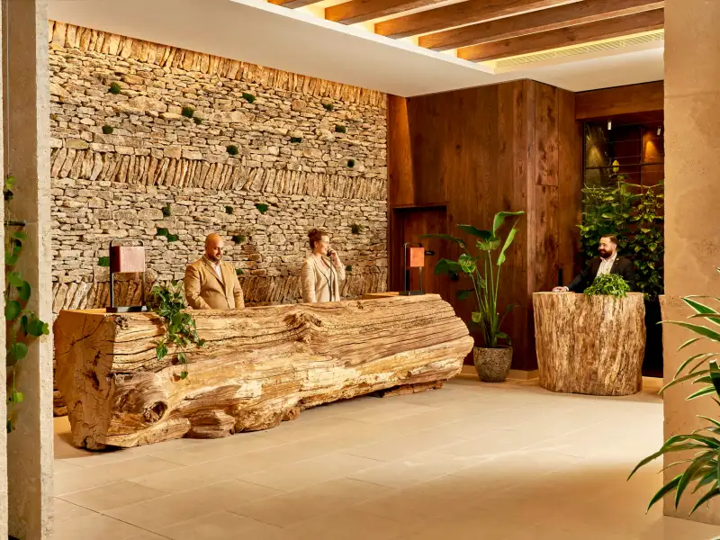 1-hotel-reception