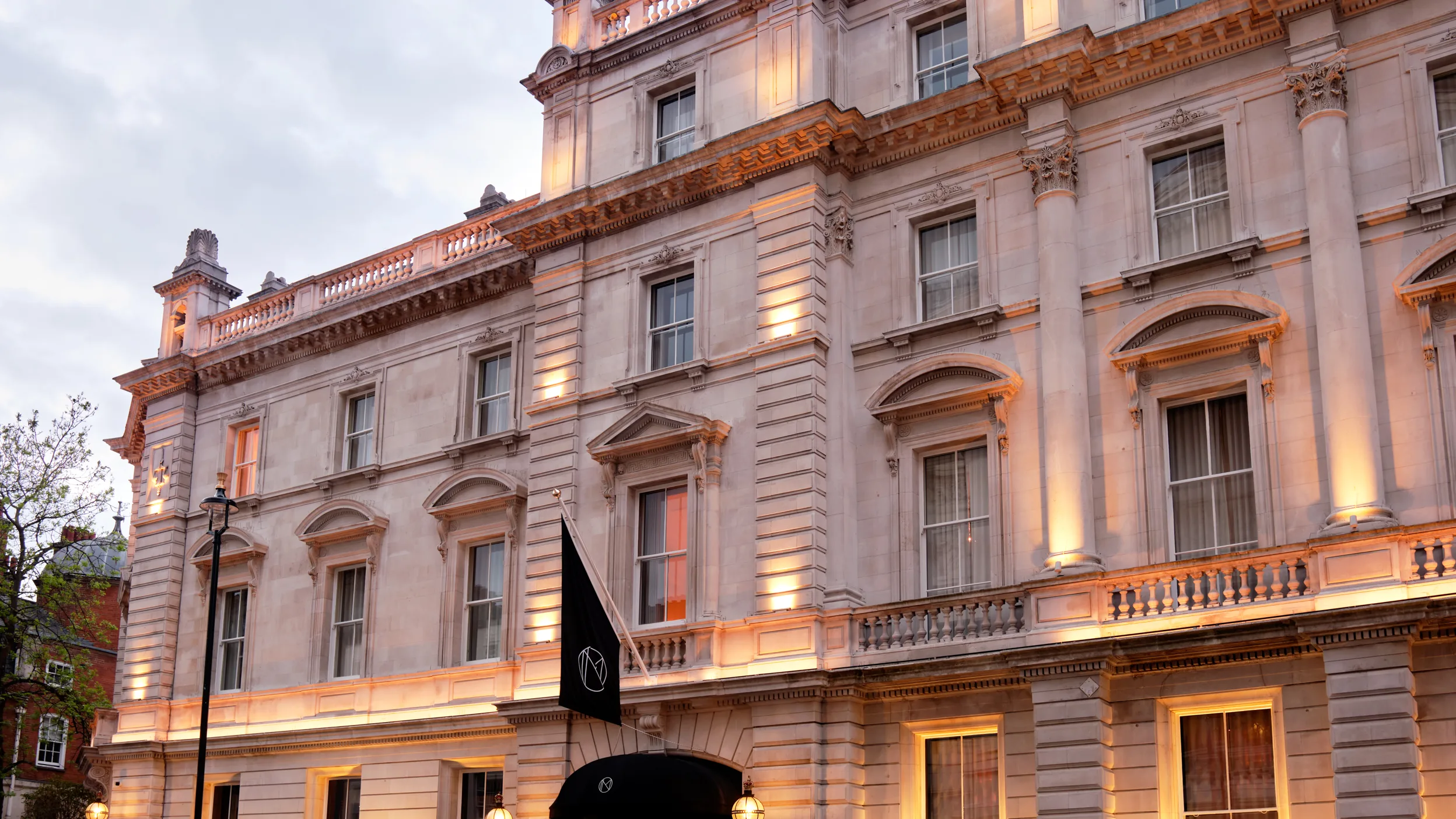 nomad-hotel